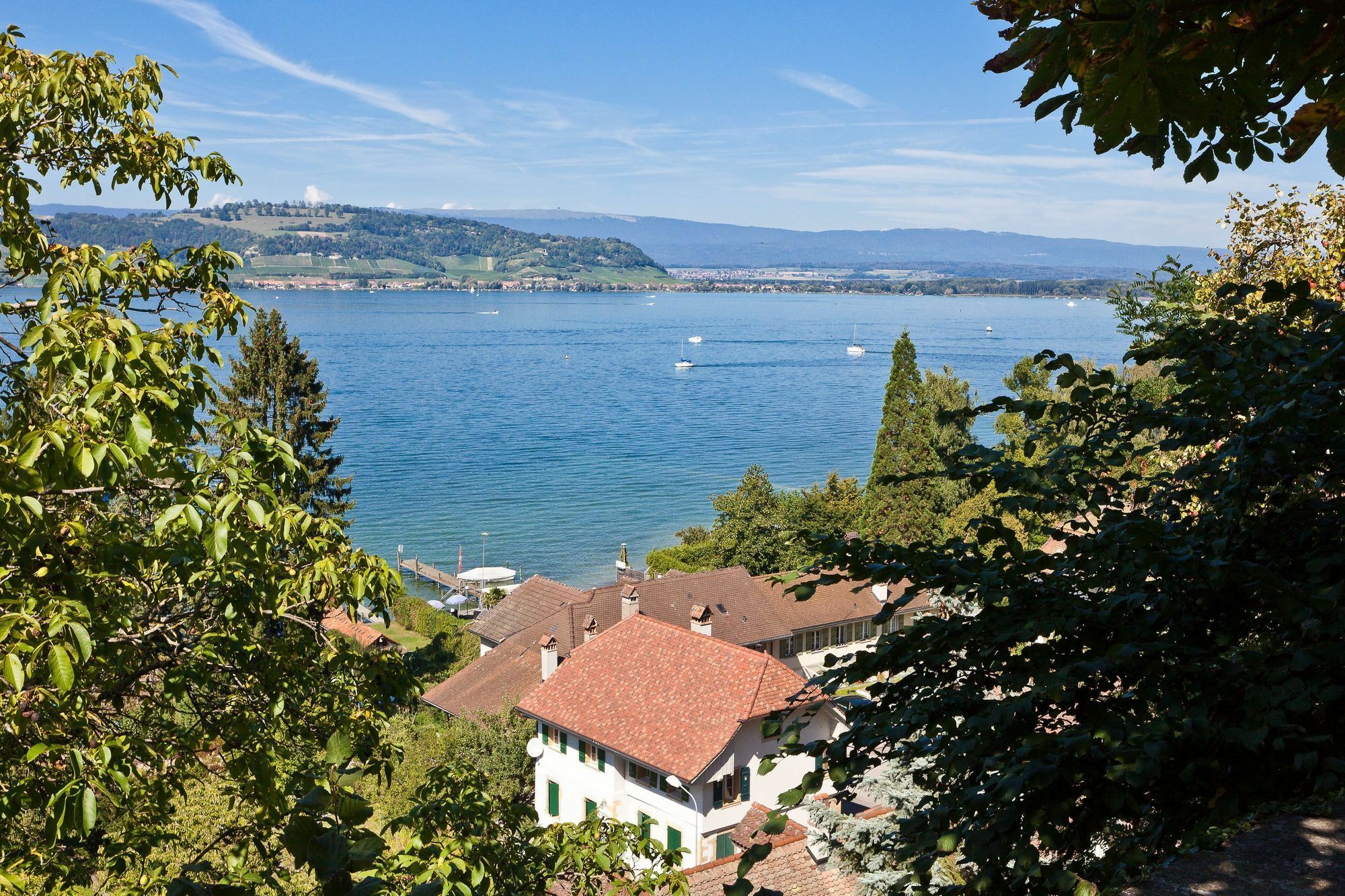 Seepark Hotel Murten Exterior photo